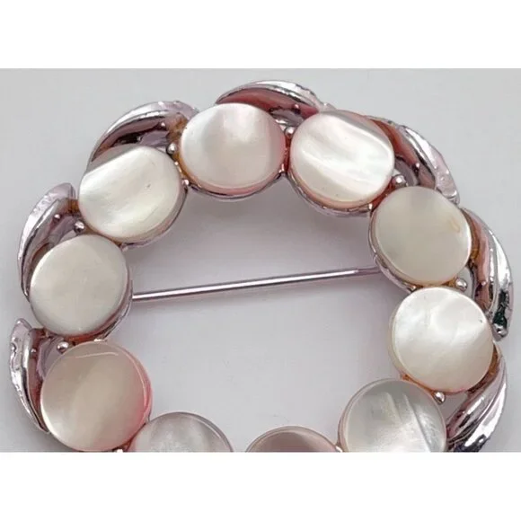 Vintage Faux Pink Pearl Wreath Brooch Pin Circles - Picture 5 of 6